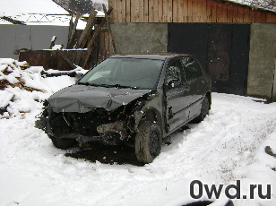 Битый автомобиль Toyota Corolla